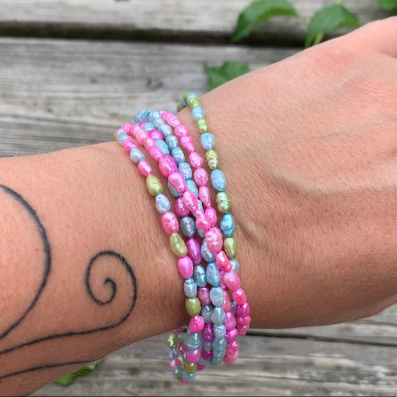 6 strand Rice pearl bracelet - Picture 4 of 4